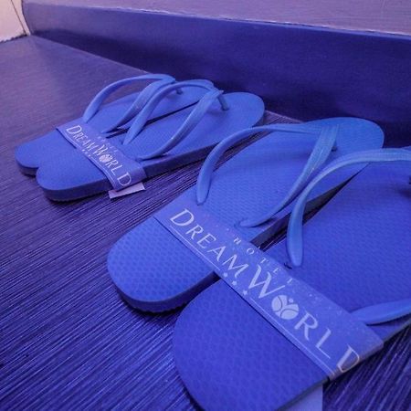 Hotel Dream World Araneta Cubao Quezon City Exteriör bild