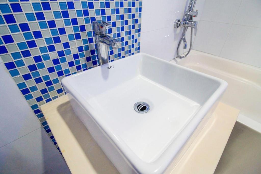 Hotel Dream World Araneta Cubao Quezon City Exteriör bild